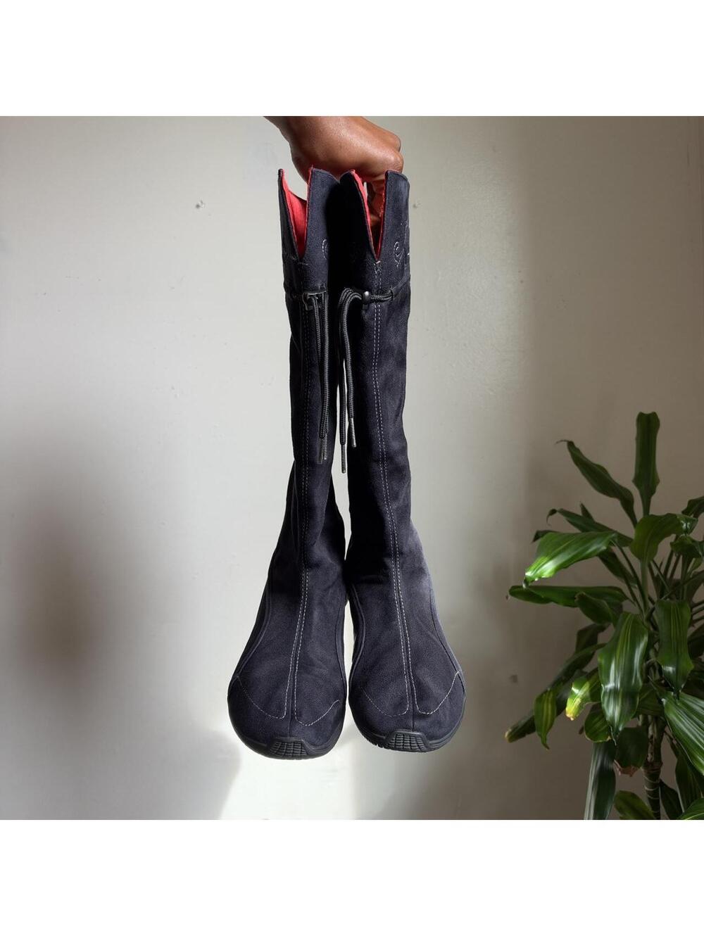 2000s Puma black Suede Knee High Boxing pull on Boots Red Satin Lining US 9 - Picture 4 of 8